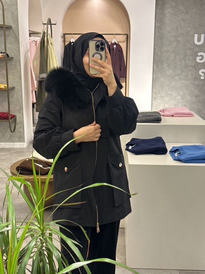 Lisa yakası kürklü kaban